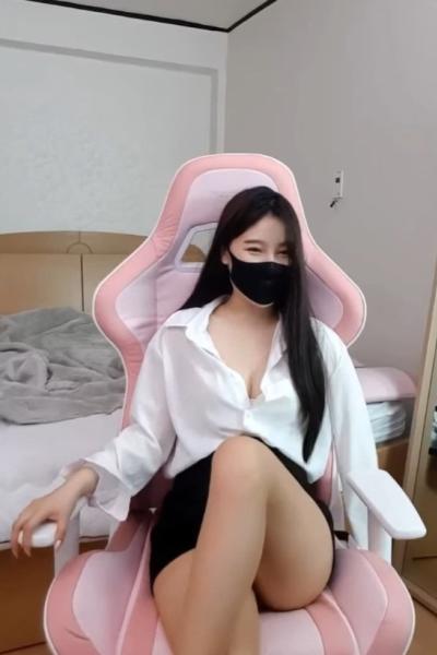 สาวเกาหลีติ้วหีคาเก้าอี้เกมมิ่ง