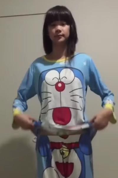 ใส่ชุด Doraemon แต่ลีลาของหนูเกินคำบรรยายเลยนะ